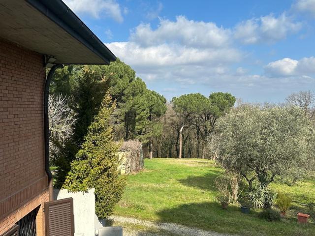 Case e ville in vendita di 450 m² in Via Martiri di Pizzocalvo