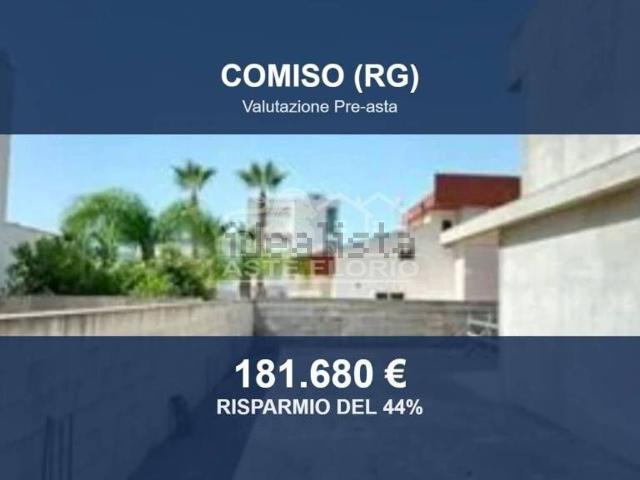 Case e ville in vendita di 450 m² in Via Salvatore Carnazzo