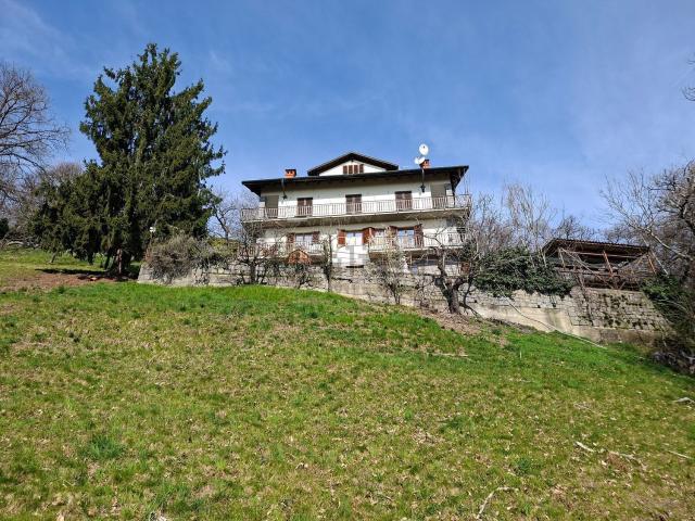 Case e ville in vendita di 450 m² in Via San Grato