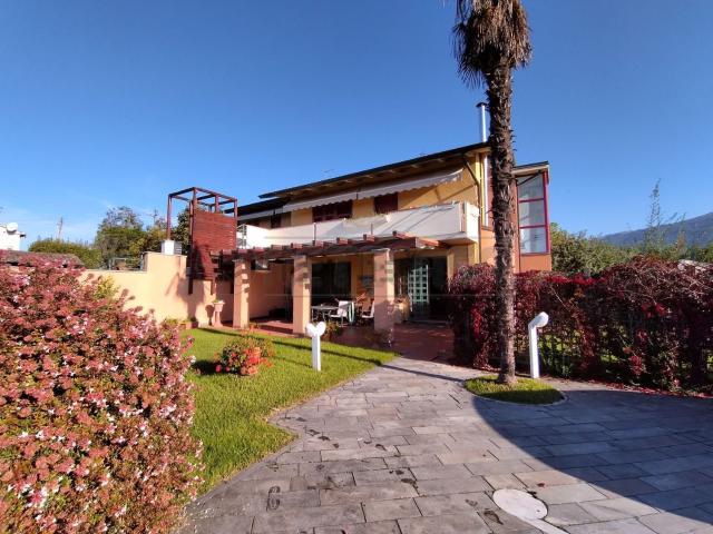 Case e ville in vendita di 450 m² in Via San Leonardo, 410