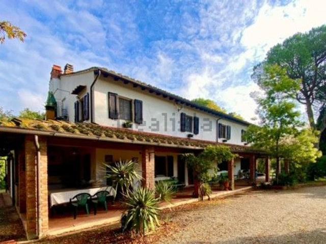 Case e ville in vendita di 450 m² in Via San Quintino