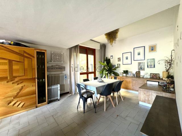 Case e ville in vendita di 450 m² in Via Poggiole, 4