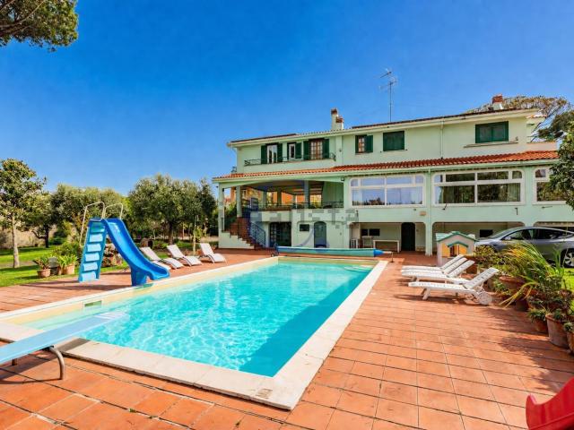 Case e ville in vendita di 450 m² in Via Palmarola, 7