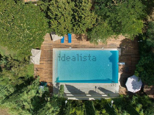 Case e ville in vendita di 450 m² in Via Panoramica della Rocca, 46