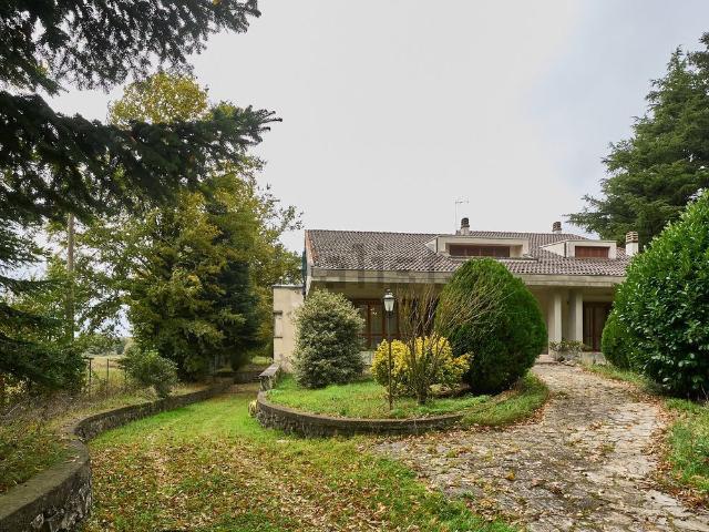 Case e ville in vendita di 450 m² in Via Roma Nuova, 140
