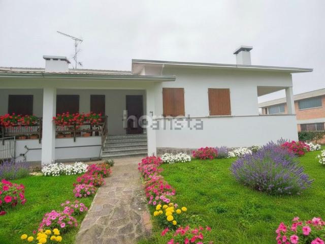 Case e ville in vendita di 450 m² in Via V. Emanuele II, 43
