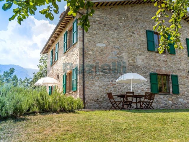 Case e ville in vendita di 450 m² in Via Villa Vidoni