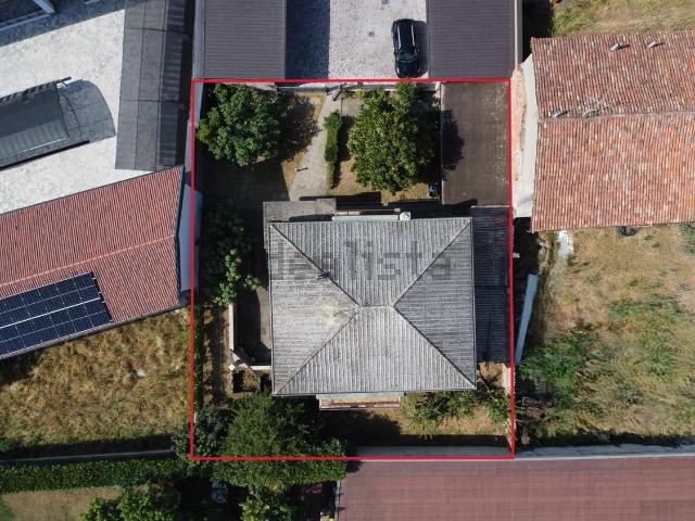 Case e ville in vendita di 450 m² in Via X Giornate