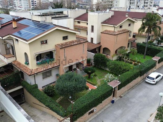 Case e ville in vendita di 450 m² in Viale della Libertà
