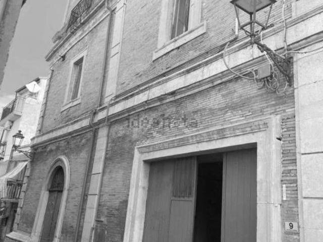 Case e ville in vendita di 450 m² in Salita Castello, 9