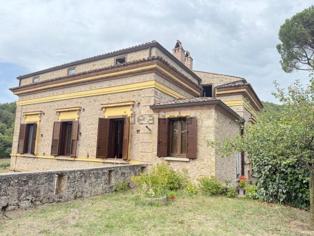 Case e ville in vendita di 450 m² in Strada Provinciale 7