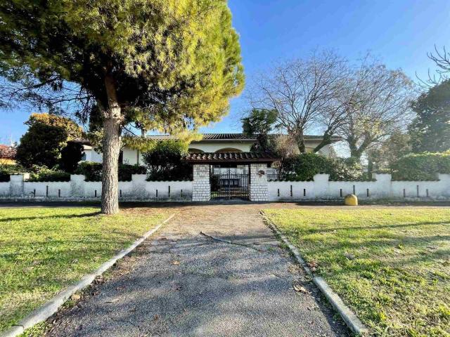 Case e ville in vendita di 452 m²