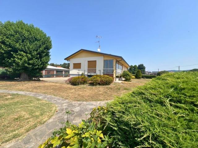 Case e ville in vendita di 455 m² in Via Oneda, 23
