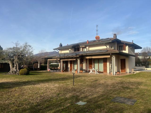 Case e ville in vendita di 456 m² in Via San Carlo