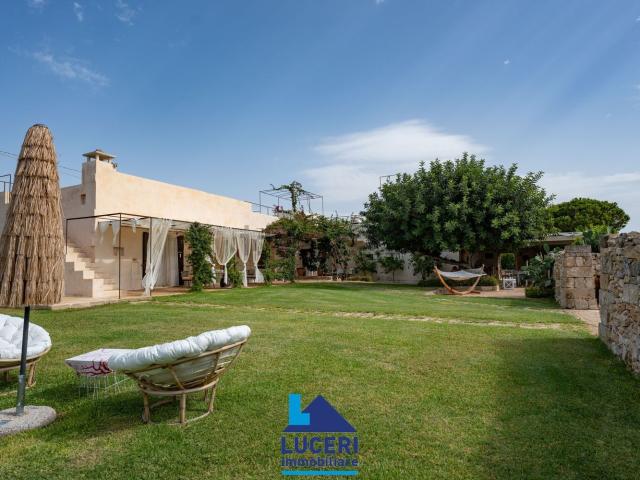 Case e ville in vendita di 456 m² in Contrada Macchiaforte, 323