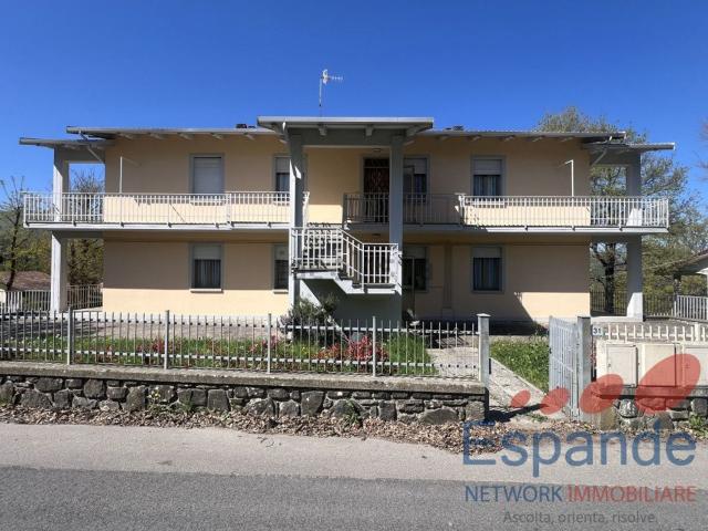 Case e ville in vendita di 459 m²