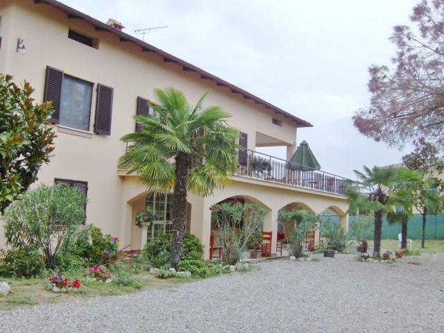 Case e ville in vendita di 460 m²