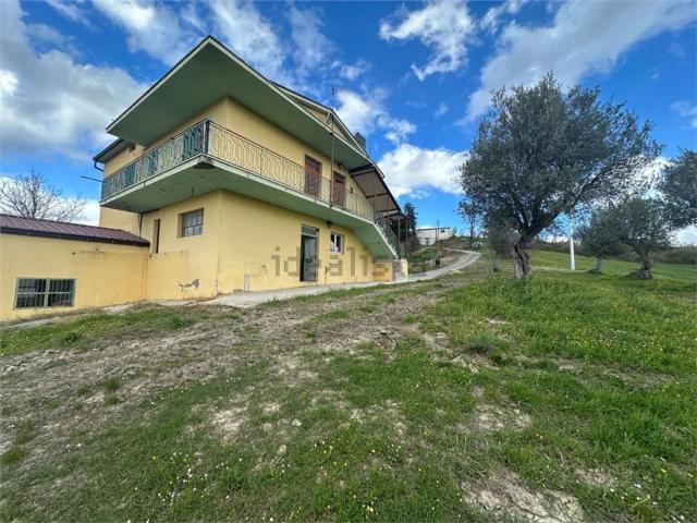 Case e ville in vendita di 460 m² in Via Provinciale, 17