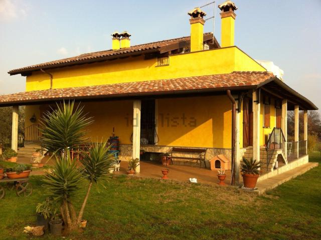 Case e ville in vendita di 460 m² in Via Riserva della Bandita, 12