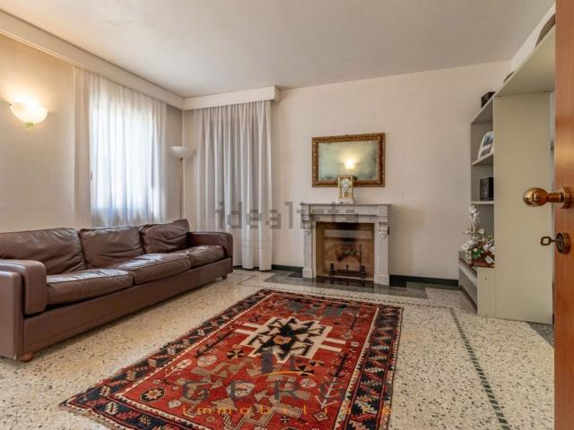 Case e ville in vendita di 460 m² in Viale Mazzini
