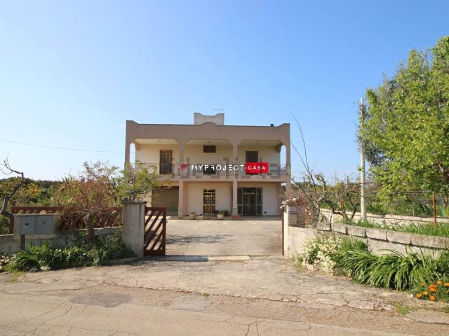 Case e ville in vendita di 460 m² in Contrada Termetrio