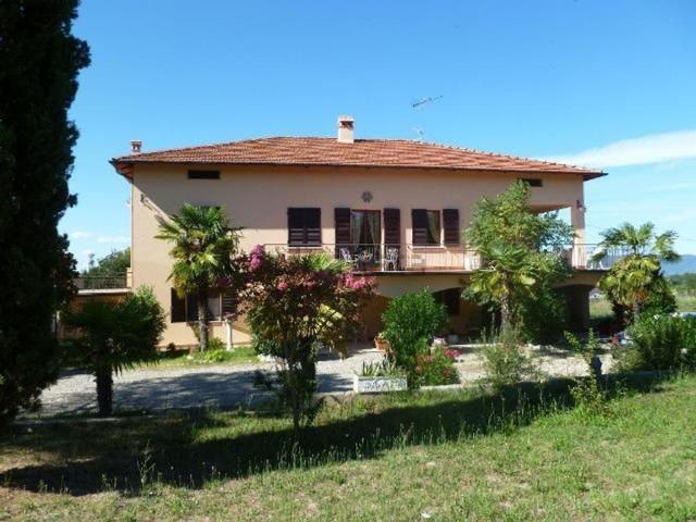 Case e ville in vendita di 460 m² in Piazza Guglielmo Marconi