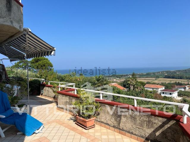 Case e ville in vendita di 461 m² in Via Garigliano