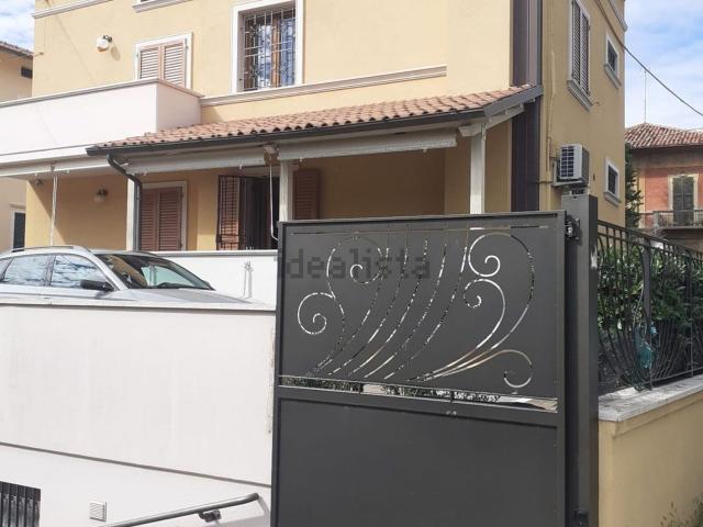 Case e ville in vendita di 462 m²