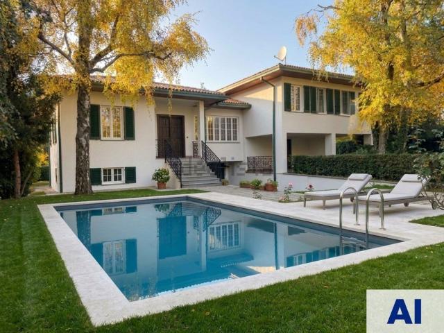 Case e ville in vendita di 462 m²