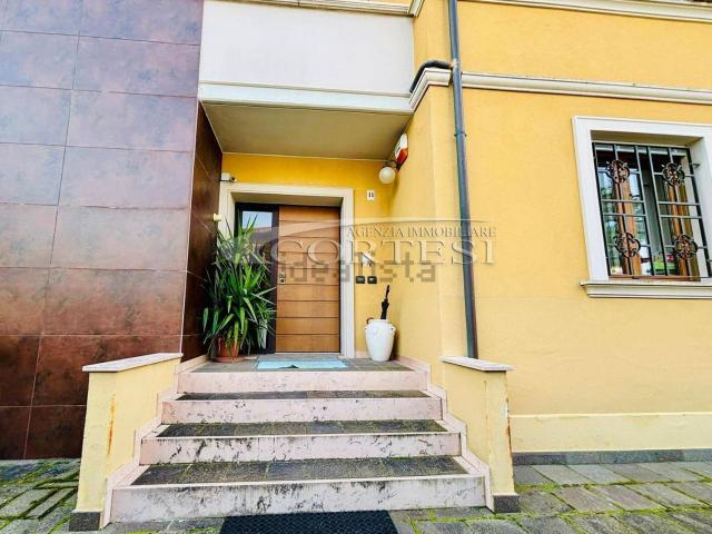 Case e ville in vendita di 462 m² in Viale Cesare Rossi