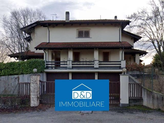 Case e ville in vendita di 462 m² in Frazione Castiglione, 192