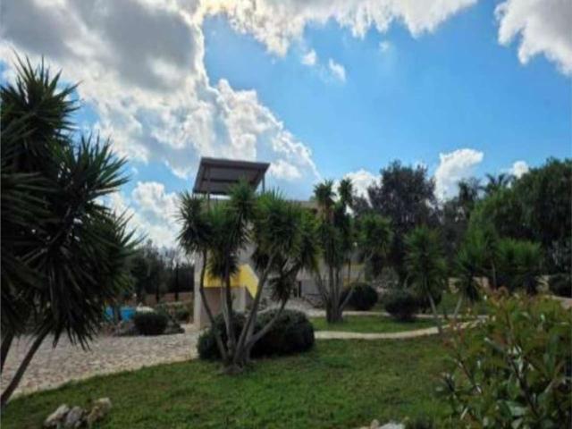 Case e ville in vendita di 463 m² in Via Dante Alighieri