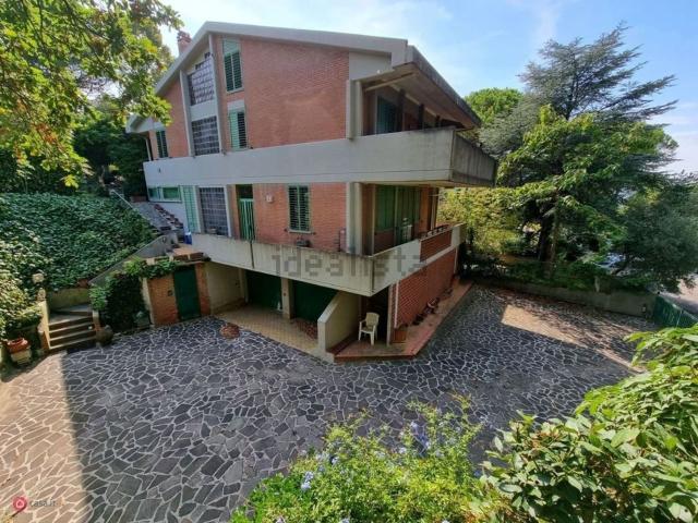 Case e ville in vendita di 464 m² in Via Ignazio Silone, 2