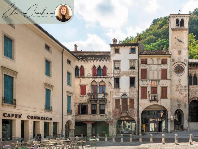 Case e ville in vendita di 464 m² in Via Martiri della Libertà, 12