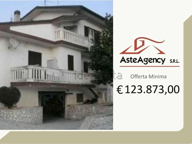 Case e ville in vendita di 465 m² in Via Romana, 357
