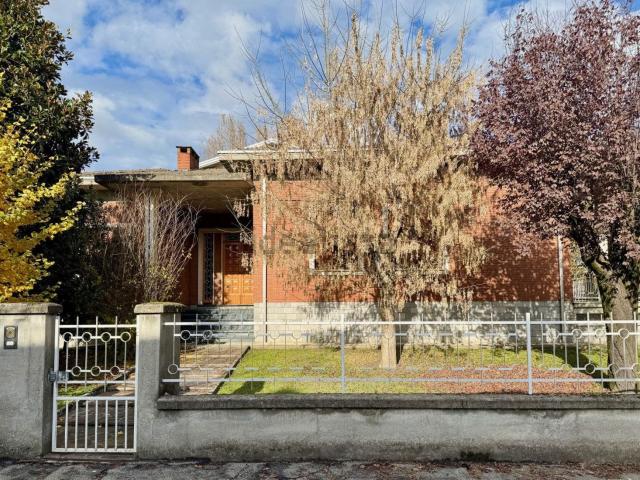 Case e ville in vendita di 468 m² in Via Corfù, 2