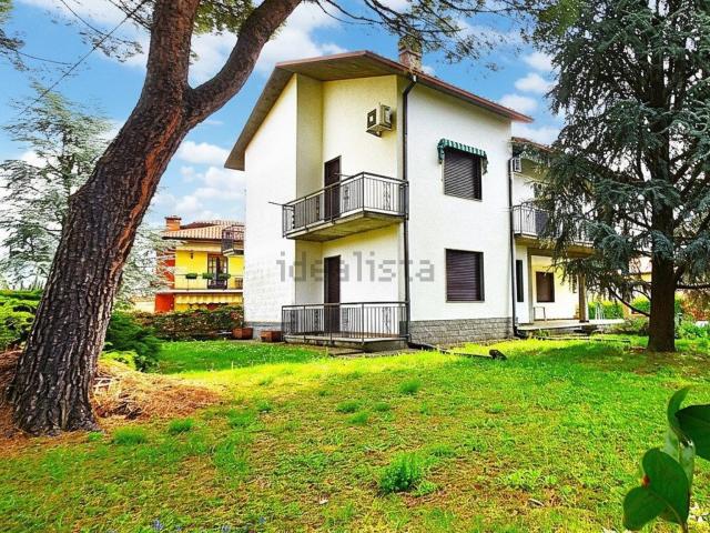 Case e ville in vendita di 468 m² in Via Gambarelli, 8