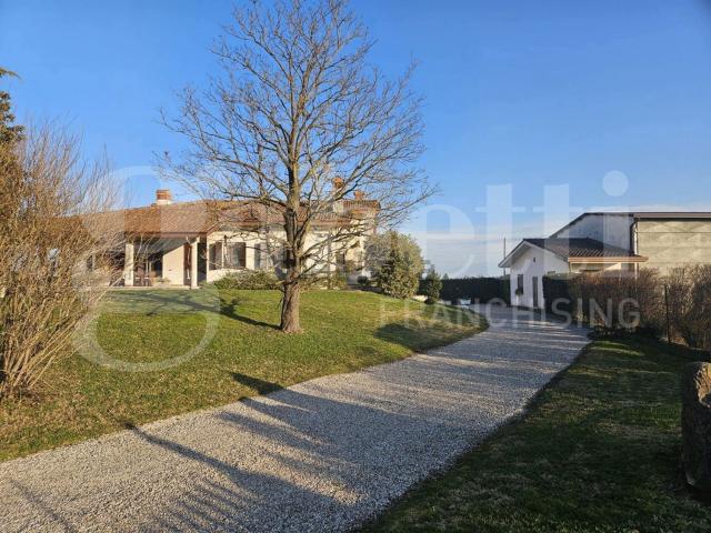 Case e ville in vendita di 470 m²