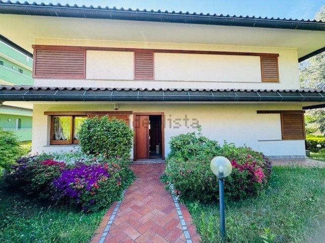 Case e ville in vendita di 470 m² in Via Alcide de Gasperi
