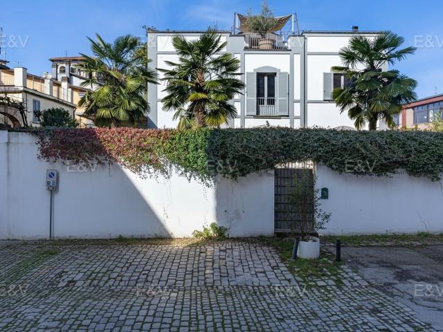 Case e ville in vendita di 470 m² in Via dei Lanari