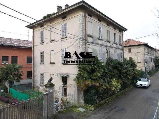 Case e ville in vendita di 470 m² in Via Isonzo, 3