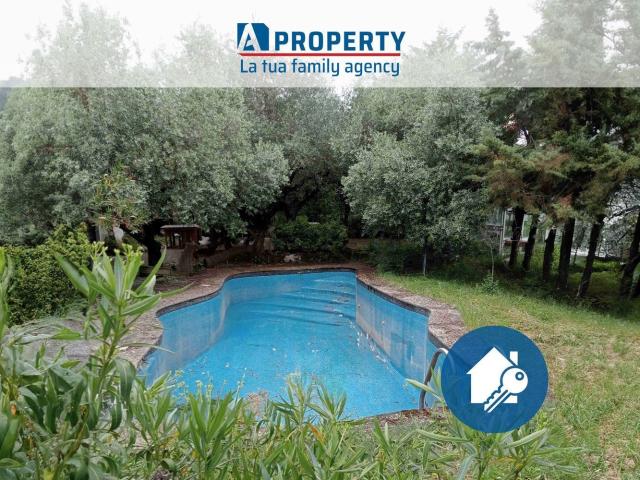 Case e ville in vendita di 470 m² in Via San Giovanni Apostolo, 10