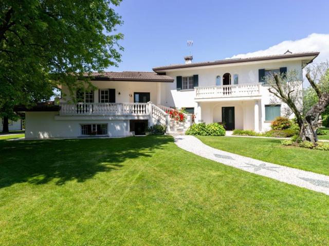 Case e ville in vendita di 470 m² in Borgo Casoni, 31