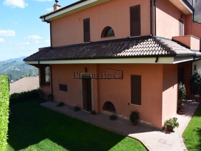 Case e ville in vendita di 470 m² in Strada Provinciale 188, 11