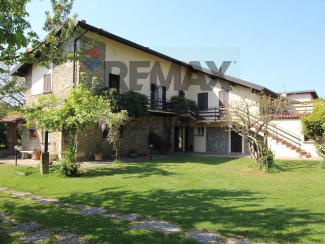 Case e ville in vendita di 471 m² in Via Catello, 62