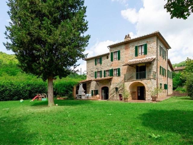 Case e ville in vendita di 472 m²