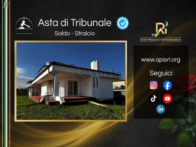 Case e ville in vendita di 472 m² in Via Ponza, 40