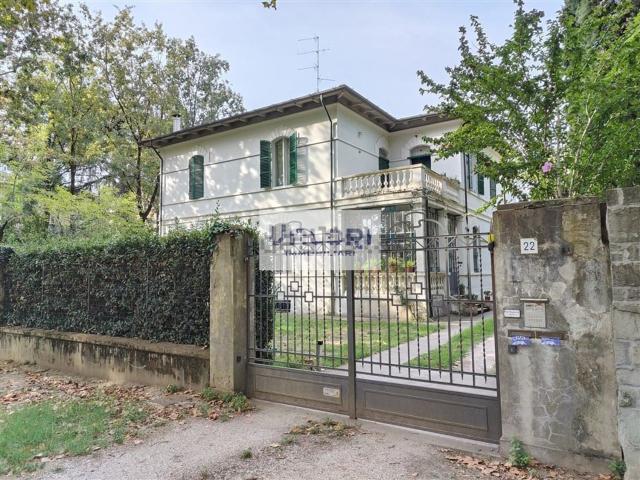 Case e ville in vendita di 472 m² in Viale Stradone, 22