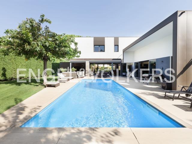 Case e ville in vendita di 474 m² in Via S. Bernardo
