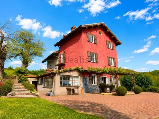 Case e ville in vendita di 475 m² in Via Vecchia